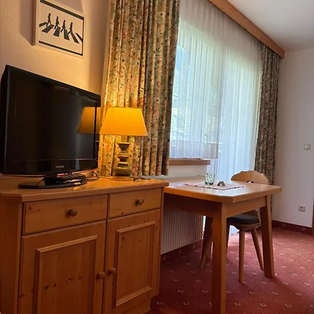 加尔尼塞恩酒店 2* 圣安东阿尔贝格